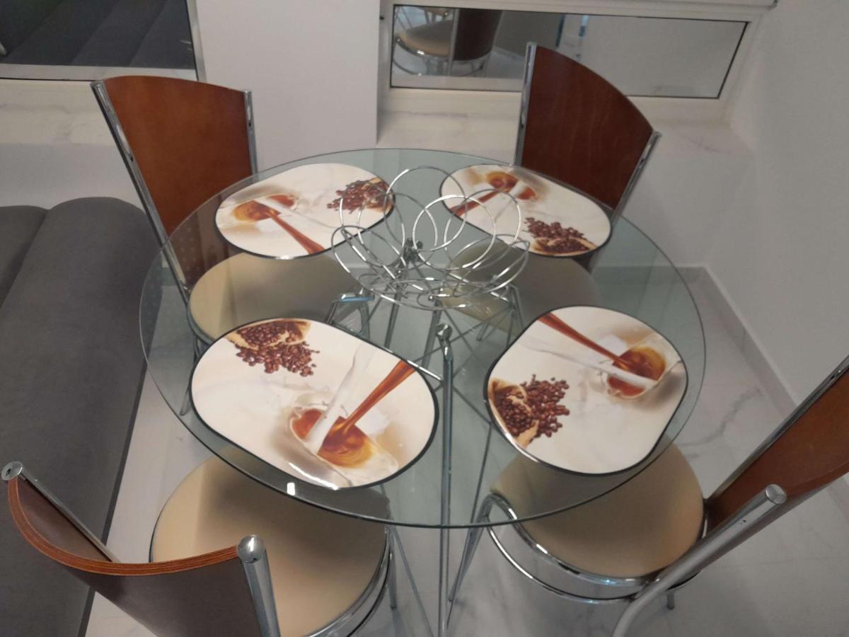 Апартаменти Stylowy Apartament Harmonia Playa Del Cura, Hiszpania Торрев'єха Екстер'єр фото