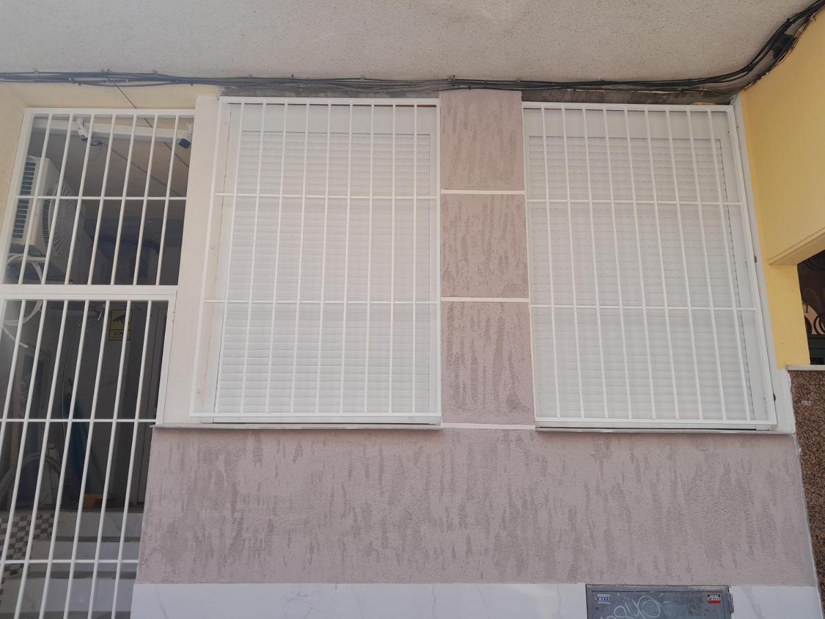 Апартаменти Stylowy Apartament Harmonia Playa Del Cura, Hiszpania Торрев'єха Екстер'єр фото